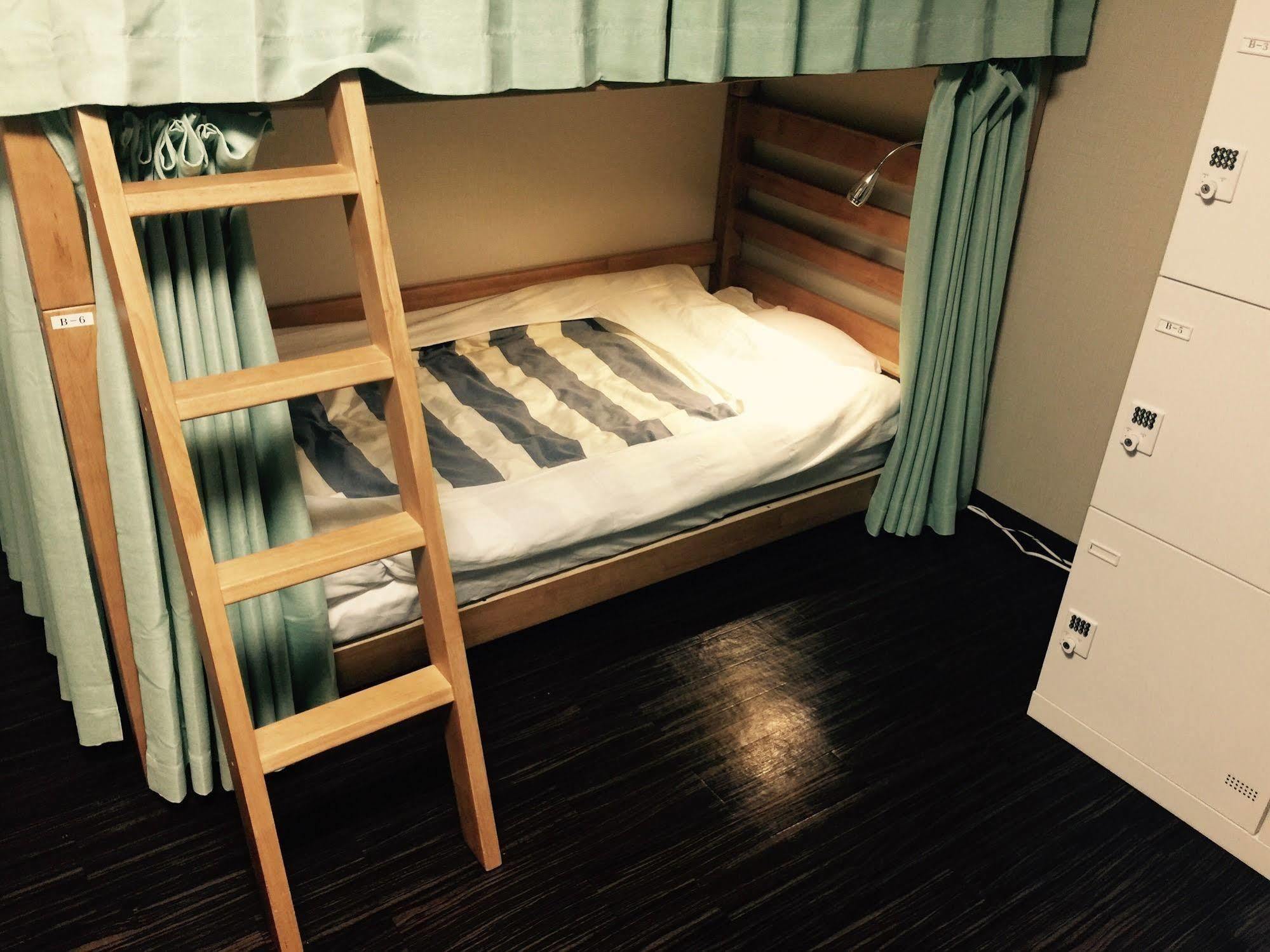 Yokohama Central Hostel Exterior photo